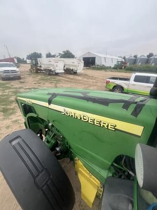 Image of John Deere 8420 equipment image 4