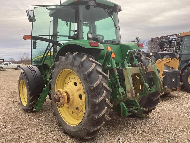 Image of John Deere 8420 equipment image 4