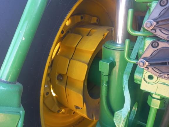 Image of John Deere 8420 equipment image 1