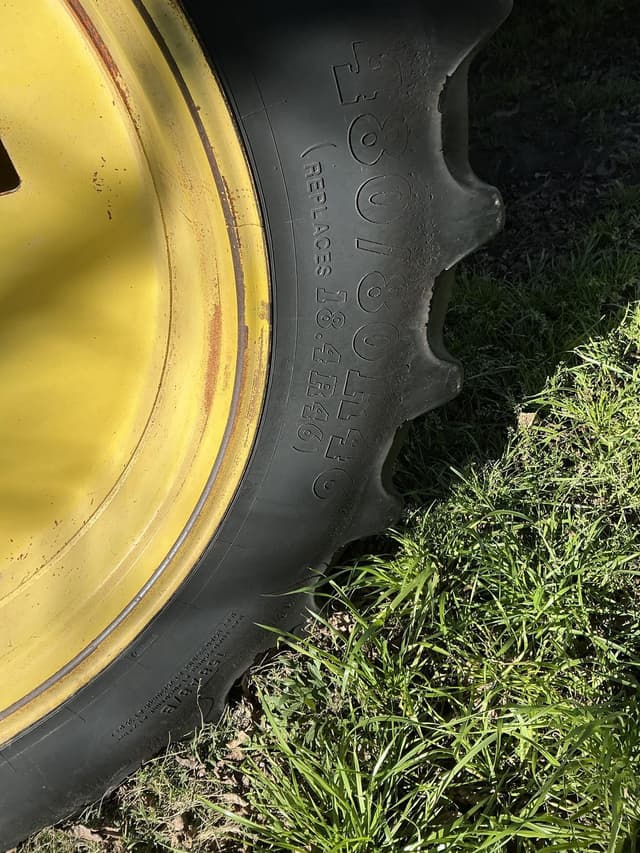 Image of John Deere 8420 equipment image 4