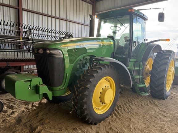 Image of John Deere 8420 equipment image 1