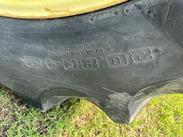 Image of John Deere 8420 equipment image 4