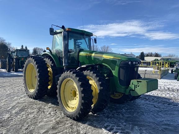 Image of John Deere 8520 equipment image 1