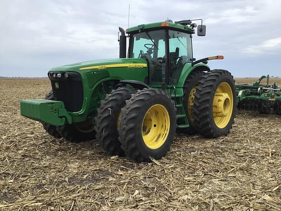 Image of John Deere 8520 Primary image