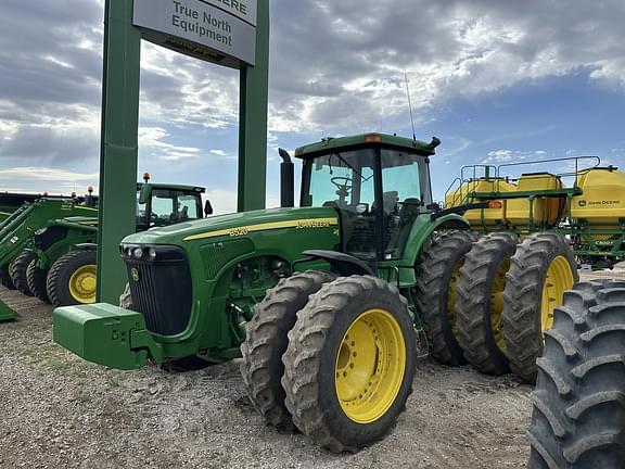 Image of John Deere 8520 Primary image