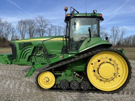 Image of John Deere 8520T equipment image 1