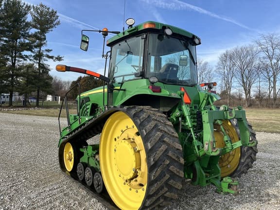 Image of John Deere 8520T equipment image 3