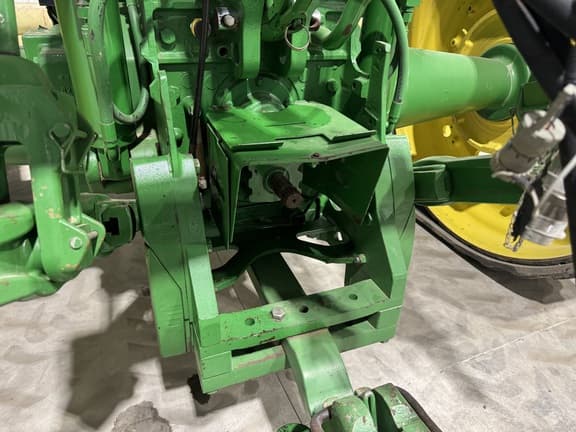Image of John Deere 8520T equipment image 3