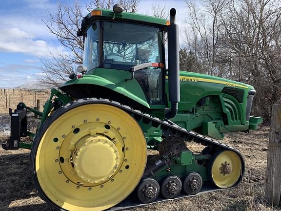 Image of John Deere 8520T equipment image 1