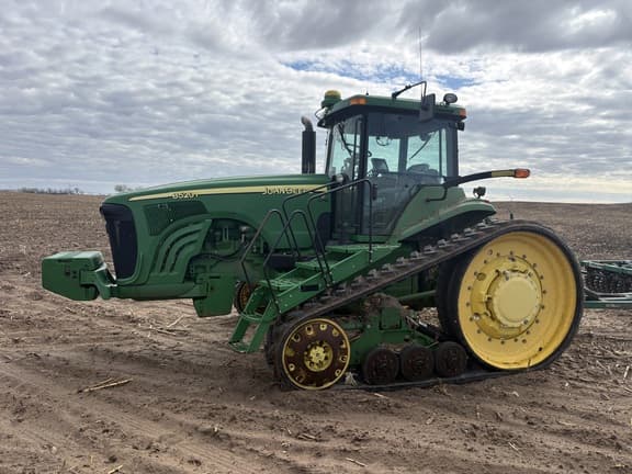 Image of John Deere 8520T Image 0