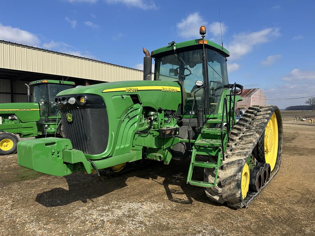 Image of John Deere 8520T Primary image