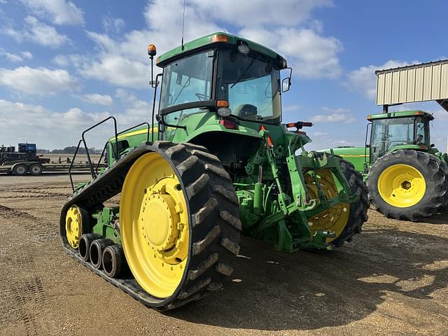 Image of John Deere 8520T equipment image 3