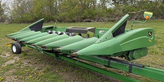 2005 John Deere 893 Equipment Image0