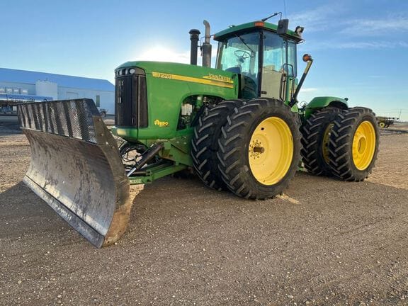 2005 John Deere 9220 Equipment Image0