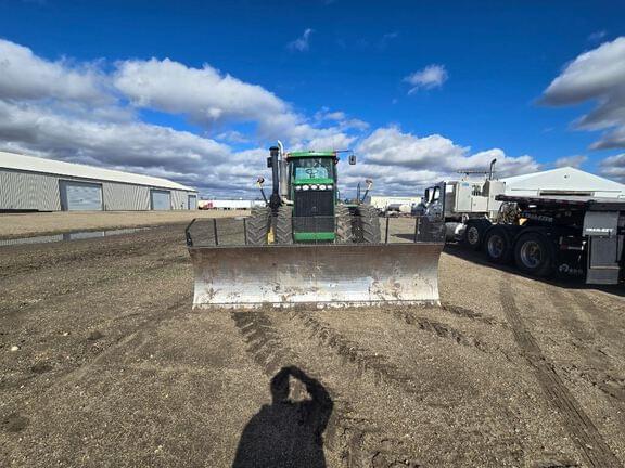Image of John Deere 9220 equipment image 1