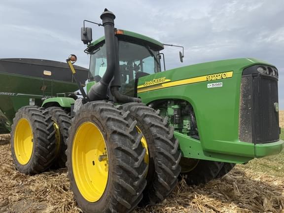 Image of John Deere 9220 Primary image