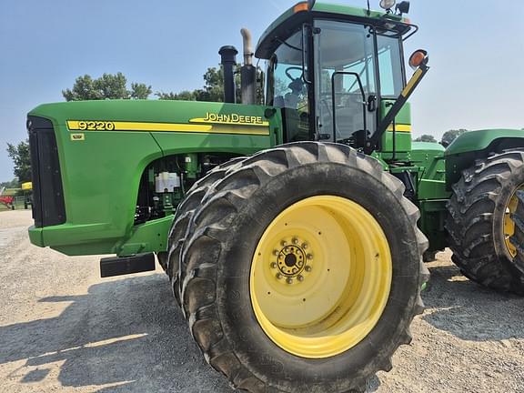 Image of John Deere 9220 equipment image 4