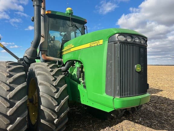 Image of John Deere 9220 equipment image 2