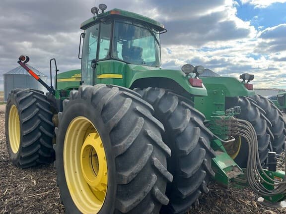 Image of John Deere 9220 equipment image 4