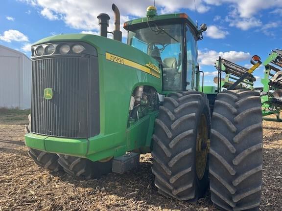 Image of John Deere 9220 equipment image 3