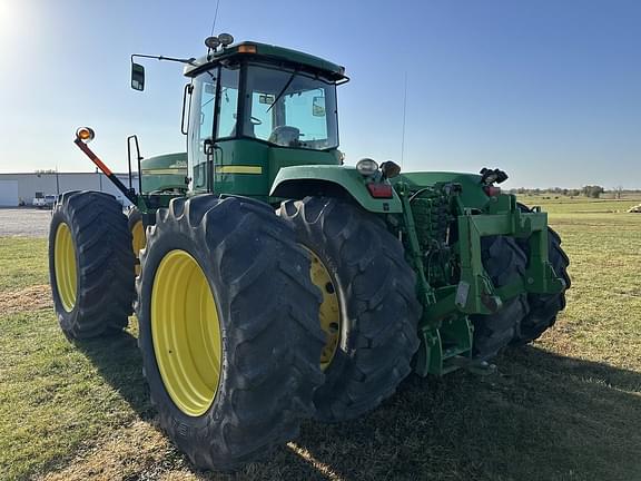 Image of John Deere 9220 equipment image 2