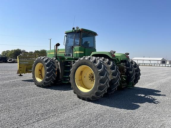 Image of John Deere 9220 equipment image 2