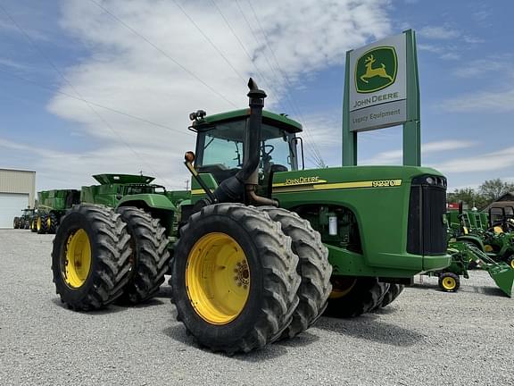 Image of John Deere 9220 equipment image 1
