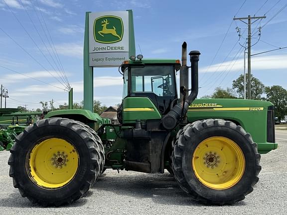 Image of John Deere 9220 equipment image 1