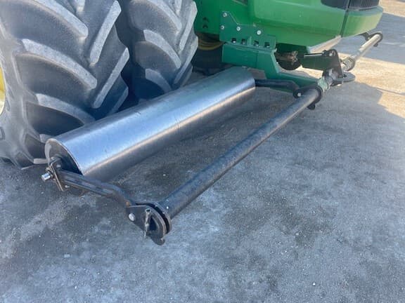 Image of John Deere 9220 equipment image 1