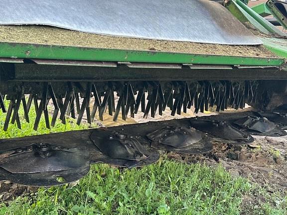 Image of John Deere 946 equipment image 3
