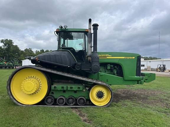 Image of John Deere 9520T equipment image 1