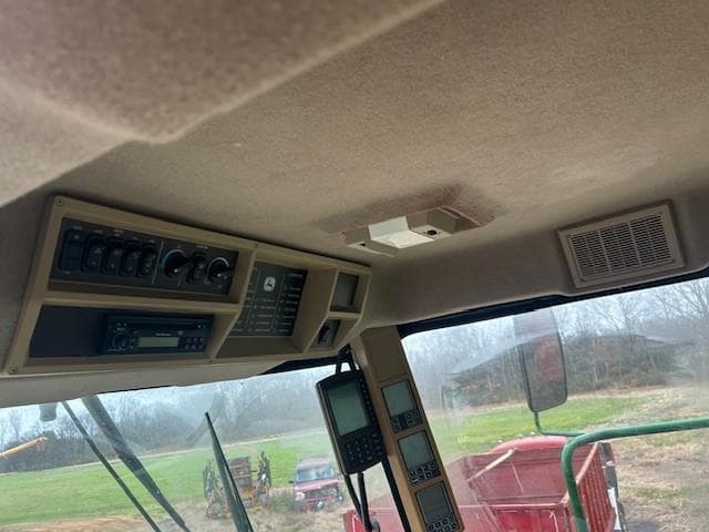 Image of John Deere 9560 equipment image 4