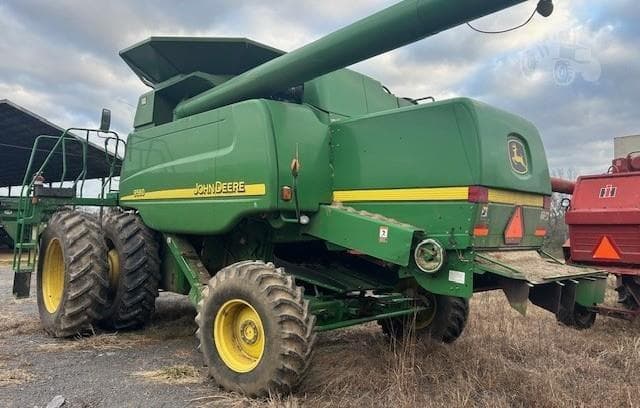 Image of John Deere 9560 equipment image 2