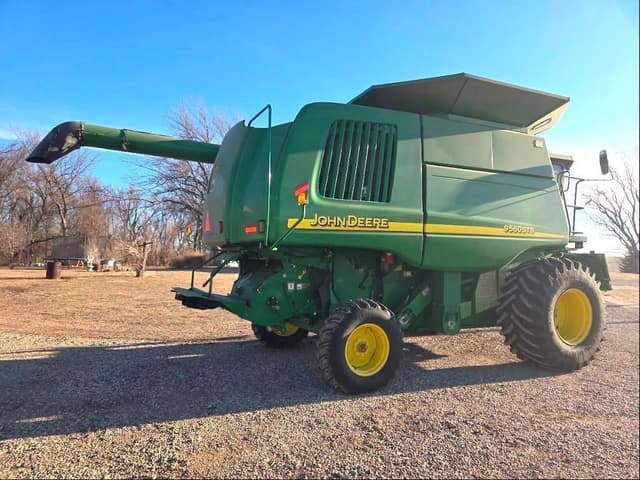 Image of John Deere 9560 equipment image 4