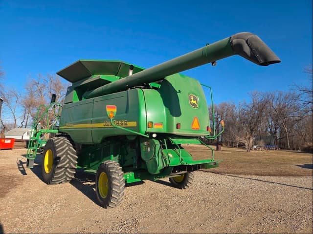 Image of John Deere 9560 equipment image 2