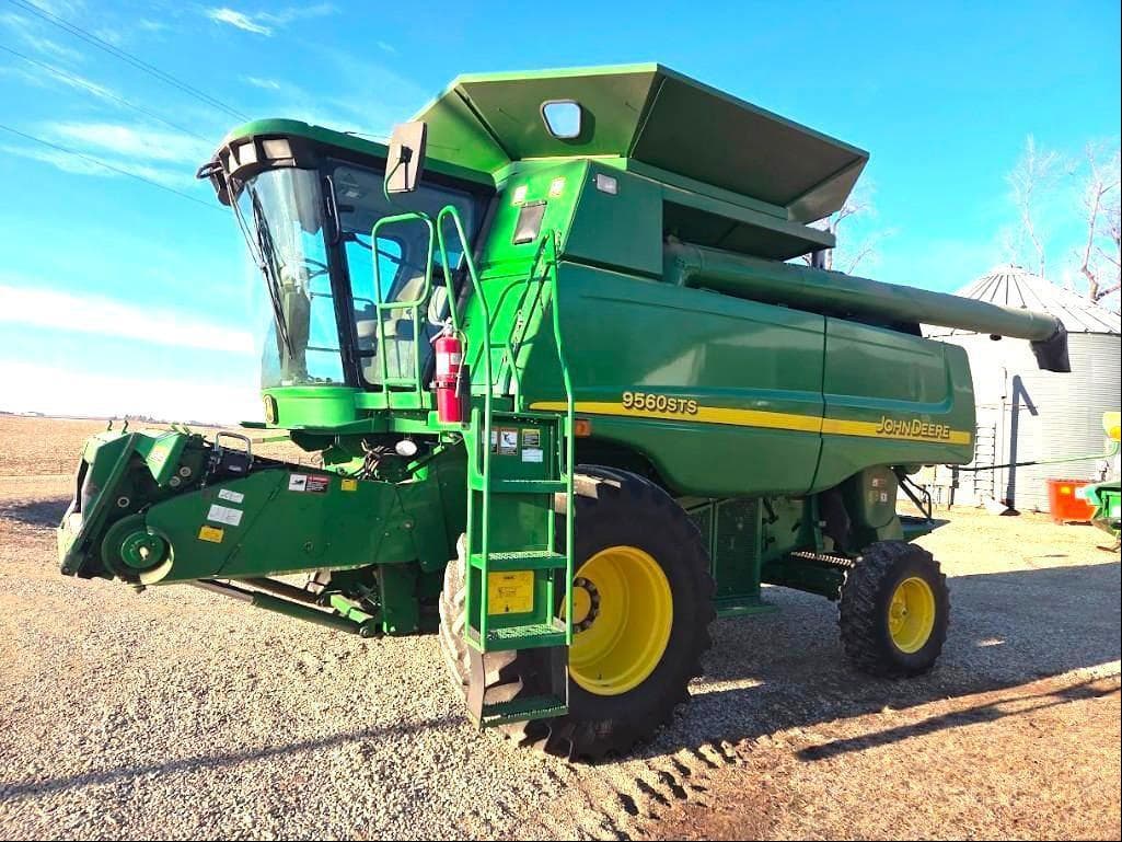 Image of John Deere 9560 Primary image