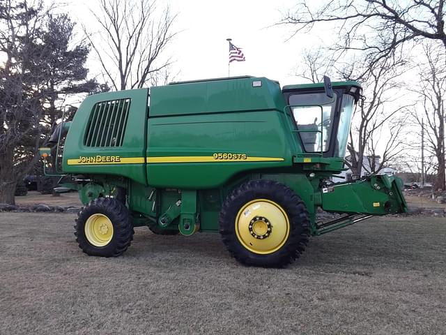 Image of John Deere 9560 equipment image 2