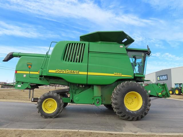 Image of John Deere 9560 equipment image 4