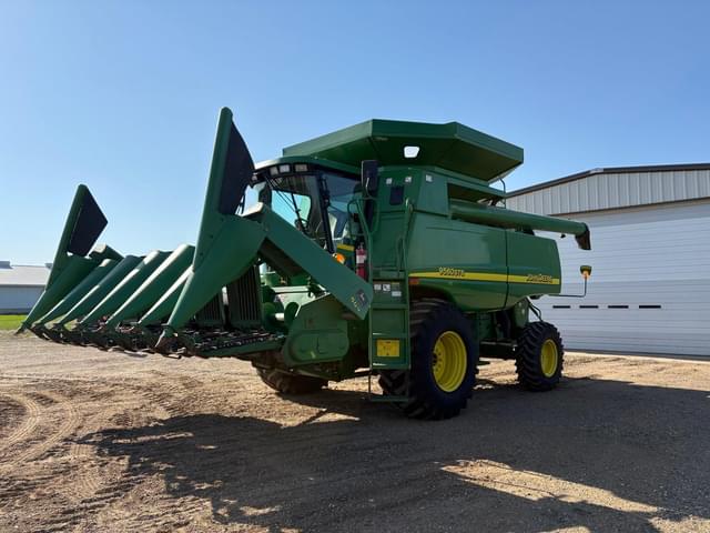Image of John Deere 9560 STS equipment image 3