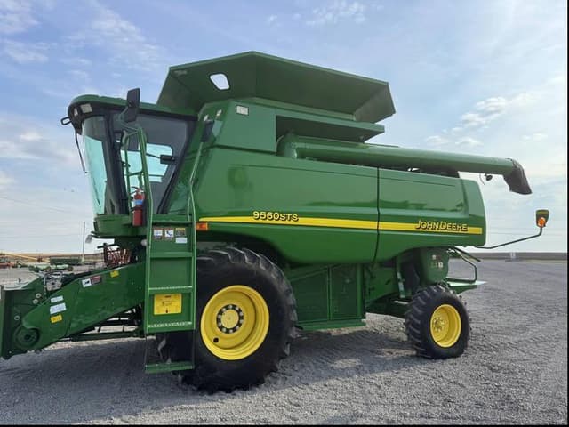 Image of John Deere 9560 STS equipment image 2