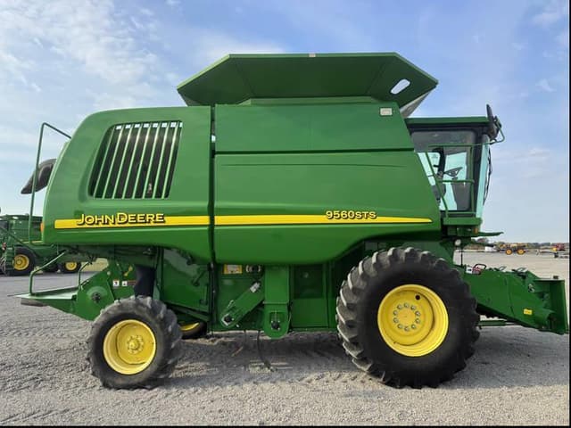 Image of John Deere 9560 STS equipment image 3