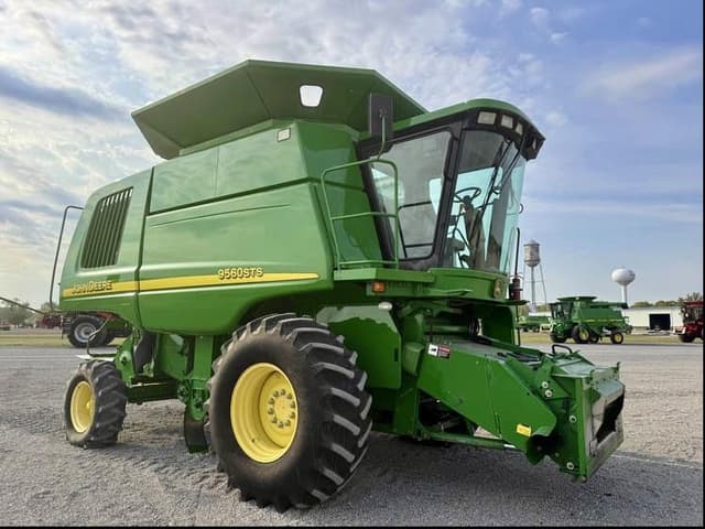 Image of John Deere 9560 STS equipment image 1