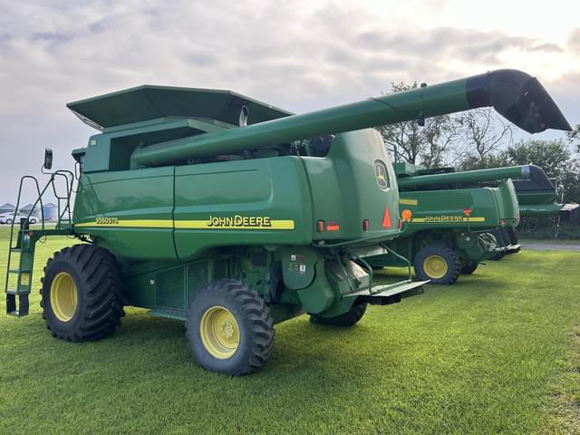 Image of John Deere 9560 STS equipment image 2