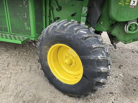 Image of John Deere 9560 STS equipment image 3