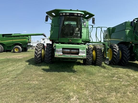 Image of John Deere 9560 STS equipment image 1