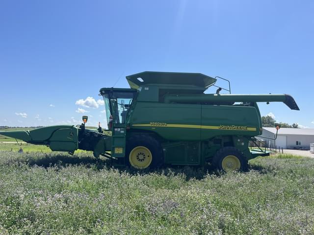 Image of John Deere 9560 STS equipment image 1
