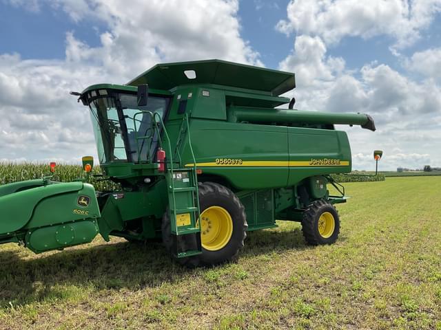 Image of John Deere 9560 STS equipment image 3