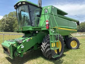2005 John Deere 9560 STS Image