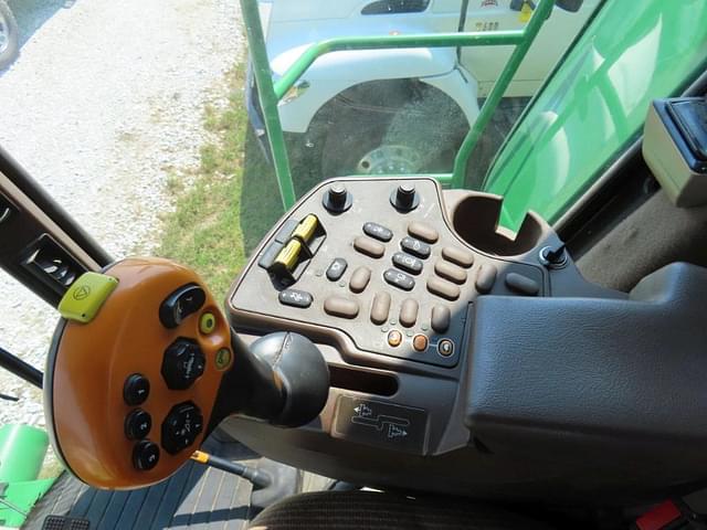 Image of John Deere 9560 STS equipment image 4