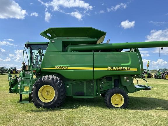 Image of John Deere 9560 STS equipment image 3